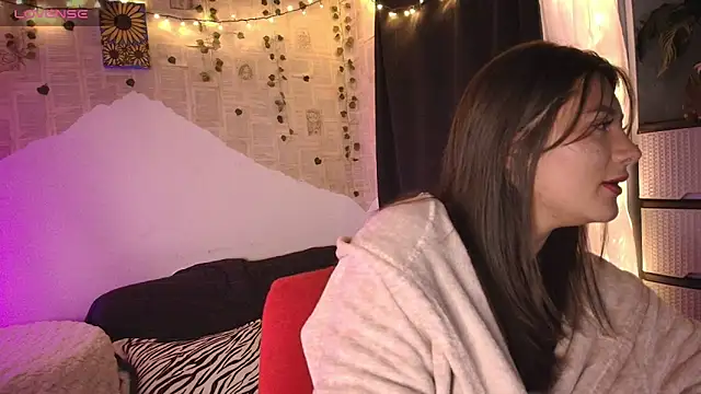 kisstarxxx online show from October 19, 2025, 3:07 am