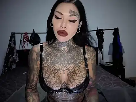 claudiacvc95 online show from February 20, 2026, 6:26 am