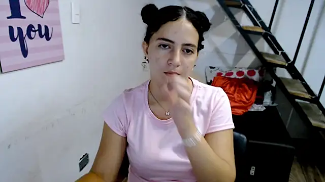 samantha baby  online show from February 3, 2025, 9:07 pm