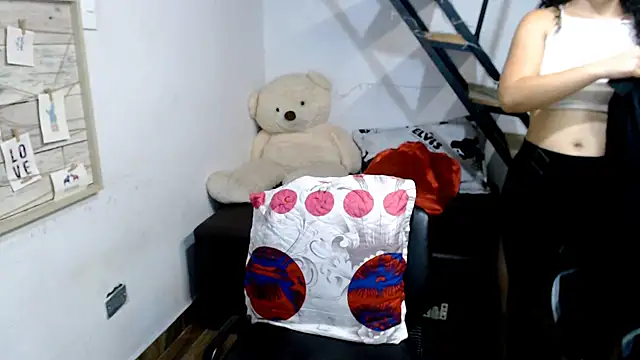 samantha baby  online show from February 16, 2025, 3:04 am