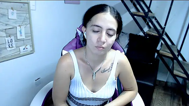 samantha baby  online show from September 23, 2025, 7:06 pm