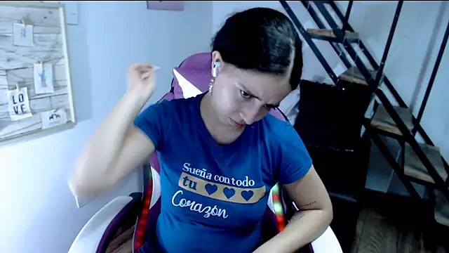 samantha baby  online show from September 24, 2025, 7:28 pm