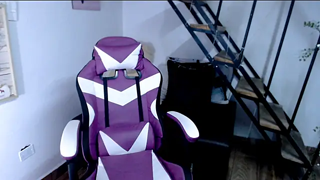 samantha baby  online show from October 1, 2025, 6:14 pm