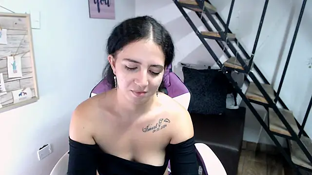 samantha baby  online show from October 8, 2025, 7:22 pm