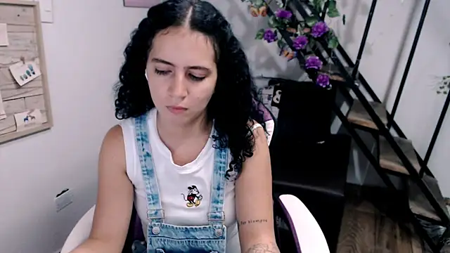 Snapshot of samantha_baby_ chatting on February 5, 2026, 11:31 pm samantha baby online show from February 5, 2026, 11:31 pm