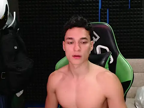 Snapshot of Curly_Angel24 chatting on October 10, 2025, 1:26 am Curly Angel24 online show from October 10, 2025, 1:26 am