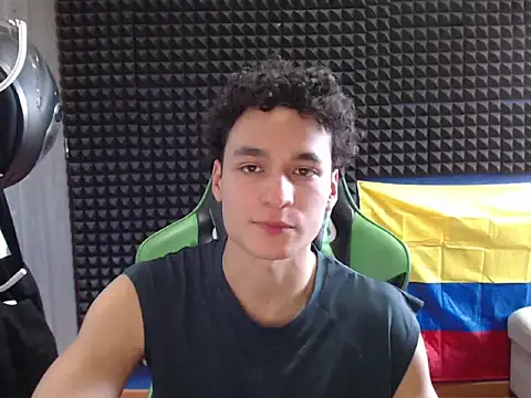 Snapshot of Curly_Angel24 chatting on June 27, 2026, 7:08 pm Curly Angel24 online show from June 27, 2026, 7:08 pm