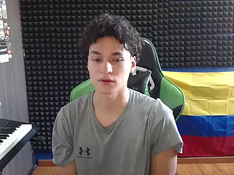 Snapshot of Curly_Angel24 chatting on August 2, 2026, 8:51 pm Curly Angel24 online show from August 2, 2026, 8:51 pm