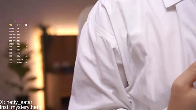 Snapshot of Hetty_satar chatting on October 16, 2025, 12:33 am Hetty satar online show from October 16, 2025, 12:33 am