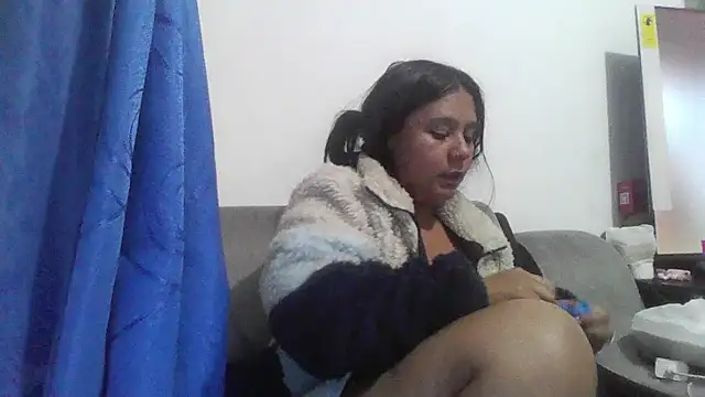 Charis 21 online show from May 11, 2026, 2:39 am
