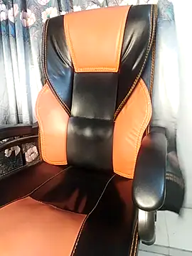 Jenifar- online show from April 21, 2026, 4:01 pm