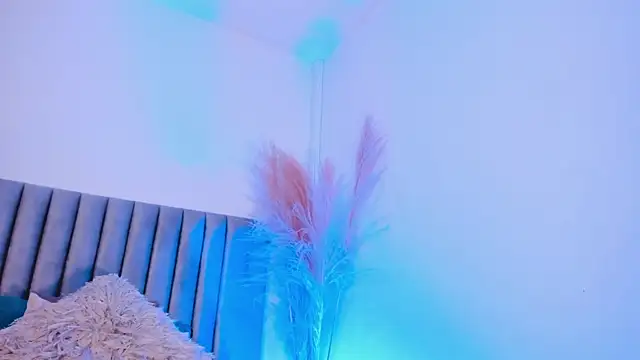 NoraDasilva online show from January 16, 2025, 12:02 am