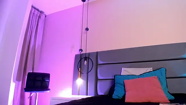 NoraDasilva online show from March 4, 2025, 12:39 am