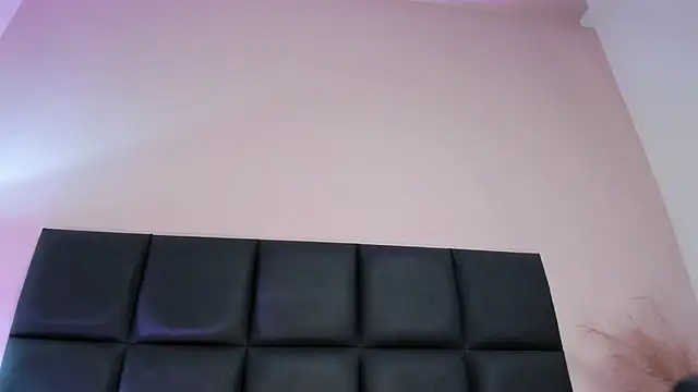 NoraDasilva online show from April 11, 2026, 11:20 pm