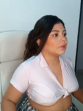 kiara-evans02 online show from October 7, 2025, 10:40 pm