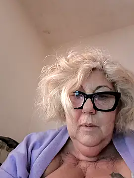 Snapshot of Merilulla chatting on January 19, 2026, 12:20 pm Merilulla online show from January 19, 2026, 12:20 pm
