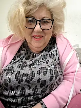 Snapshot of Merilulla chatting on February 1, 2026, 7:40 am Merilulla online show from February 1, 2026, 7:40 am