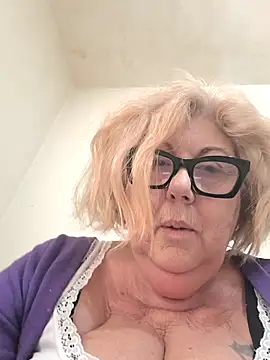 Snapshot of Merilulla chatting on February 11, 2026, 9:14 am Merilulla online show from February 11, 2026, 9:14 am