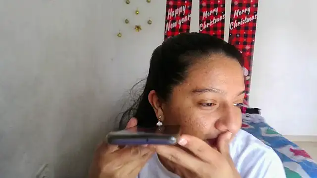 almaswan1 online show from December 2, 2024, 3:25 pm