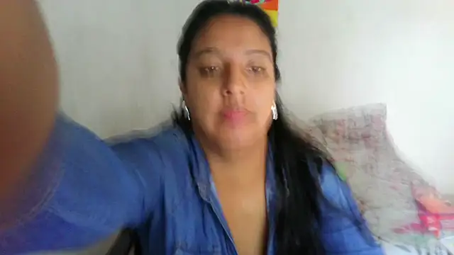 almaswan1 online show from February 6, 2025, 2:15 pm