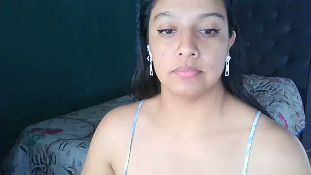 almaswan1 online show from October 3, 2025, 4:26 pm