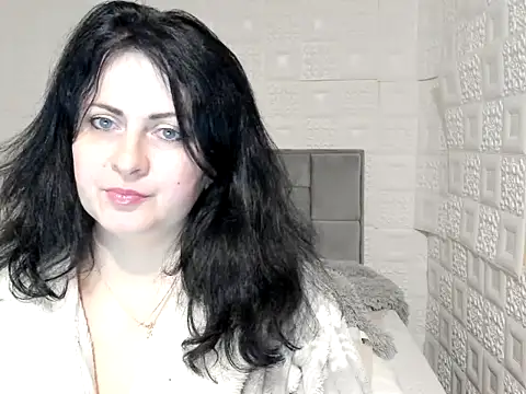 Lillian2 online show from January 27, 2025, 7:46 pm