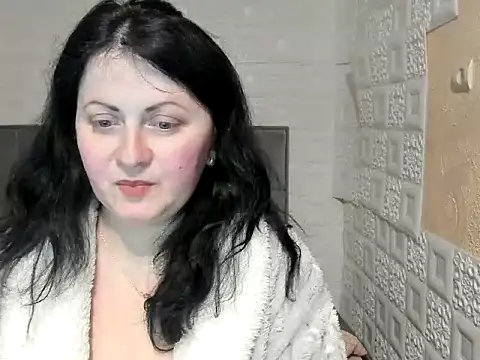 Lillian2 online show from March 19, 2025, 7:06 pm