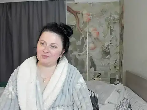 Snapshot of Lillian2 chatting on May 25, 2026, 8:48 pm Lillian2 online show from May 25, 2026, 8:48 pm