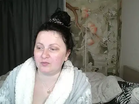 Snapshot of Lillian2 chatting on June 9, 2026, 9:15 pm Lillian2 online show from June 9, 2026, 9:15 pm