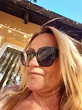 Snapshot of Isabellaa04 chatting on February 27, 2026, 7:41 am Isabellaa04 online show from February 27, 2026, 7:41 am