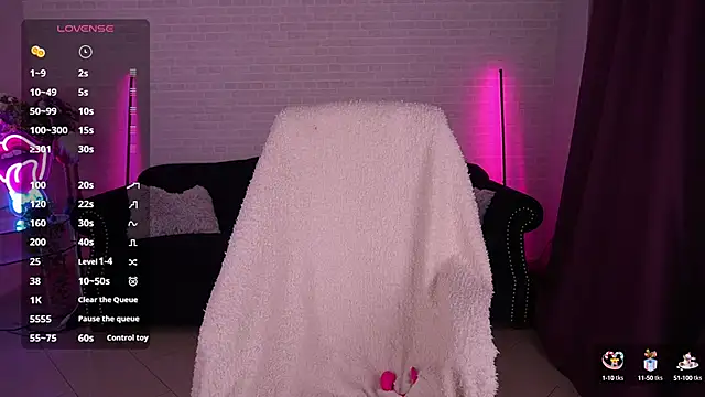 Daenerys Daenn online show from February 4, 2025, 8:24 am