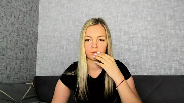 iam Venus online show from April 7, 2026, 9:43 am