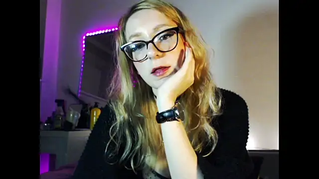 welliza online show from December 14, 2024, 1:28 am