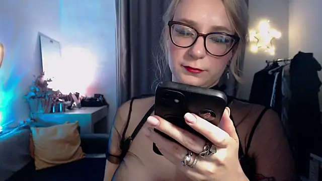 Snapshot of welliza chatting on October 4, 2025, 11:03 pm welliza online show from October 4, 2025, 11:03 pm