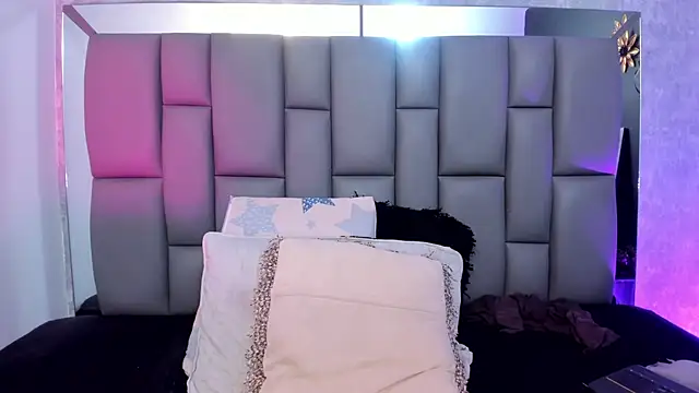  MiaBrown  online show from February 19, 2025, 6:21 pm