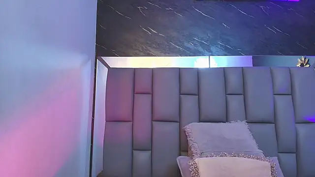  MiaBrown  online show from October 6, 2025, 12:02 pm