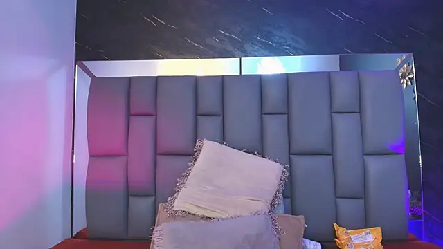  MiaBrown  online show from October 18, 2025, 12:06 pm