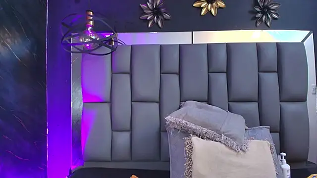  MiaBrown  online show from November 10, 2025, 12:04 pm