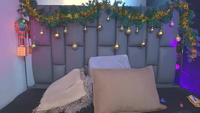  MiaBrown  online show from December 19, 2025, 12:12 pm