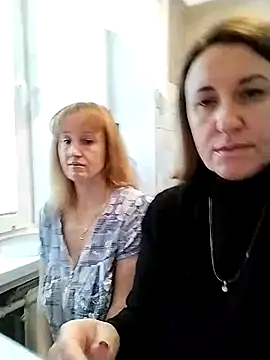 DonnaMagdalena online show from November 11, 2025, 8:25 am