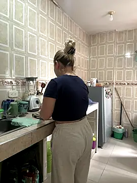 Celestedubois online show from November 5, 2025, 6:41 pm