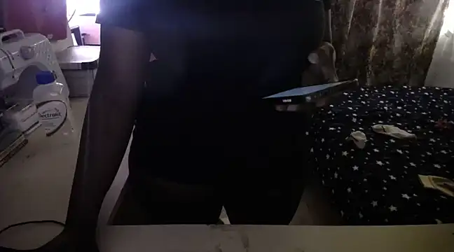 yselahot online show from February 14, 2025, 9:21 pm