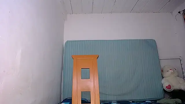 yselahot online show from November 14, 2025, 8:40 pm