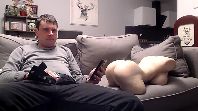 freddy0222222 online show from May 5, 2026, 8:50 pm