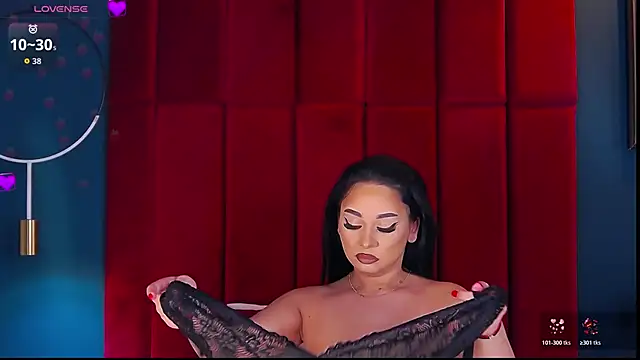 MadyLuxxx online show from December 13, 2025, 8:04 pm