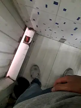 Snapshot of Luismimor93 chatting on January 20, 2025, 6:32 pm Luismimor93 online show from January 20, 2025, 6:32 pm