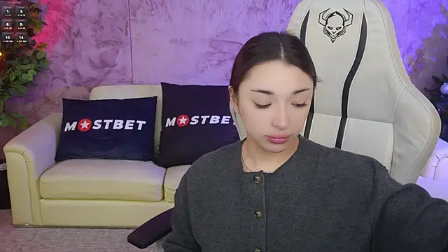 Jasmine Flow online show from December 17, 2024, 7:40 am