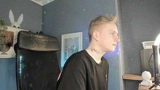 AlexxSweet online show from April 3, 2026, 4:54 am