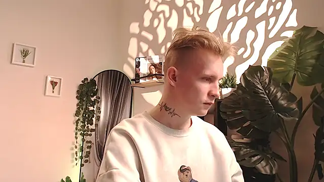 AlexxSweet online show from April 25, 2026, 7:11 am