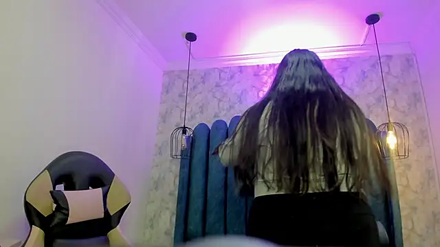 nalalye cruzz  online show from December 14, 2025, 3:12 am